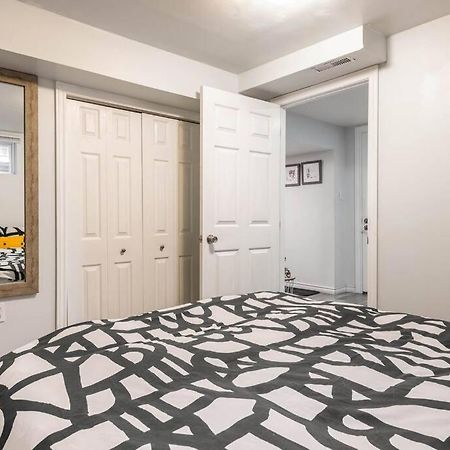 Cozy Nest Basement Unit Apartment Hamilton Exterior foto