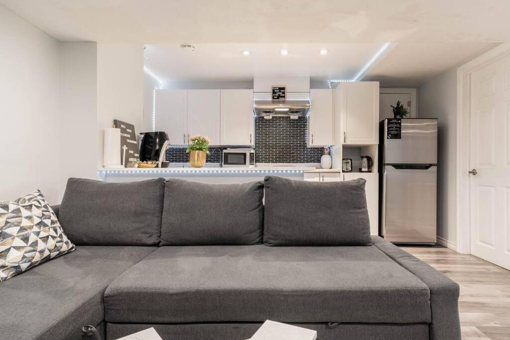 Cozy Nest Basement Unit Apartment Hamilton Exterior foto