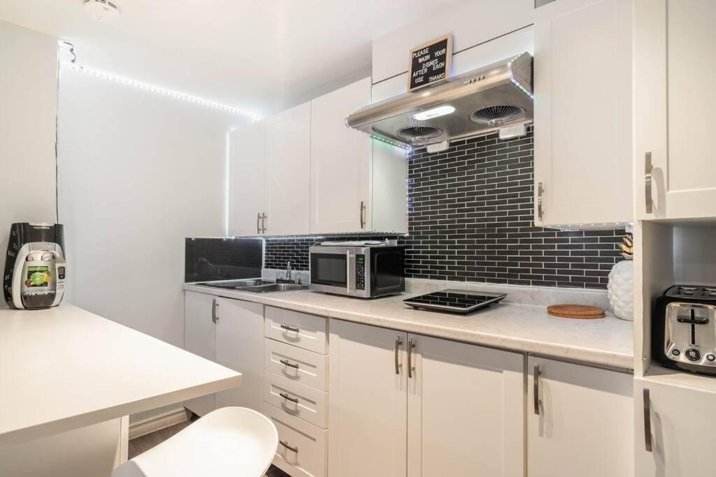 Cozy Nest Basement Unit Apartment Hamilton Exterior foto