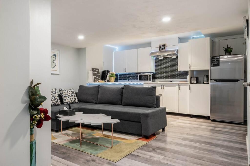Cozy Nest Basement Unit Apartment Hamilton Exterior foto