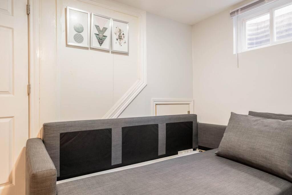 Cozy Nest Basement Unit Apartment Hamilton Exterior foto