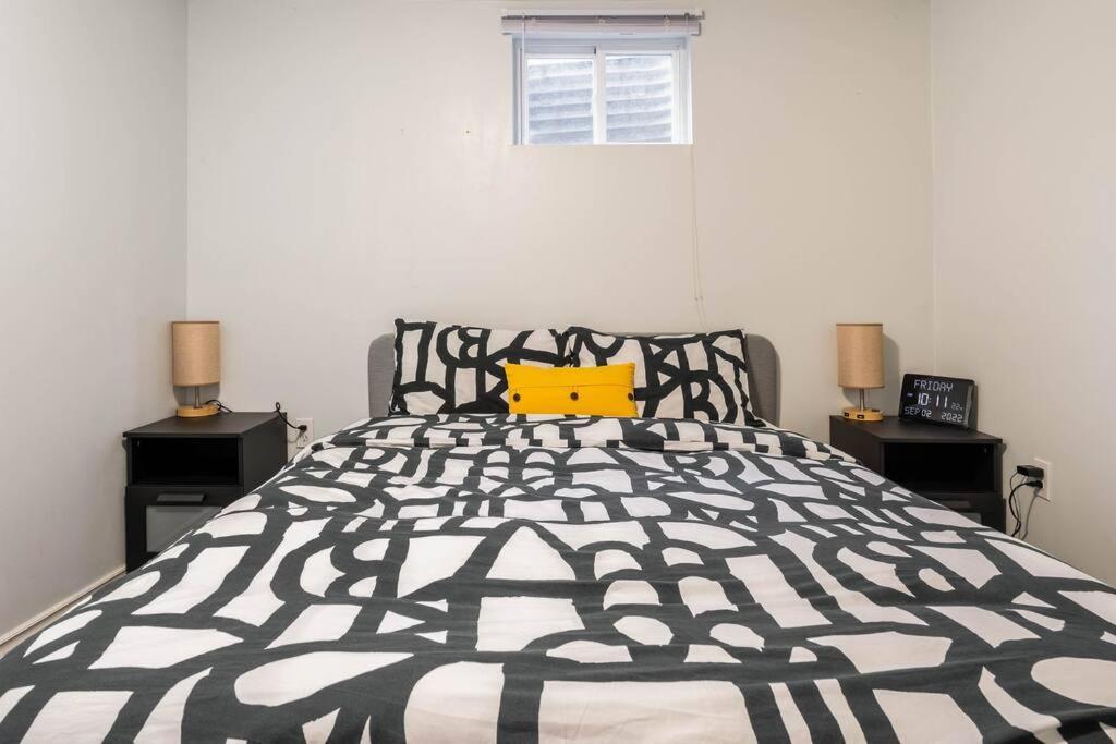 Cozy Nest Basement Unit Apartment Hamilton Exterior foto