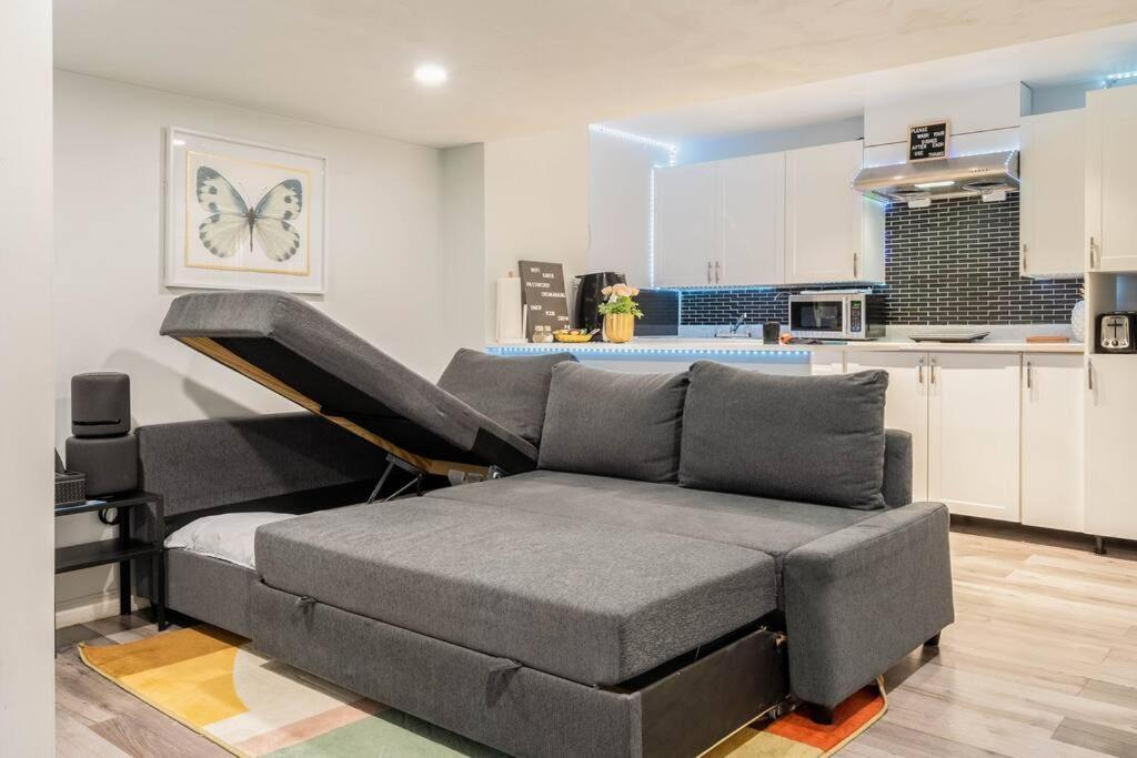 Cozy Nest Basement Unit Apartment Hamilton Exterior foto